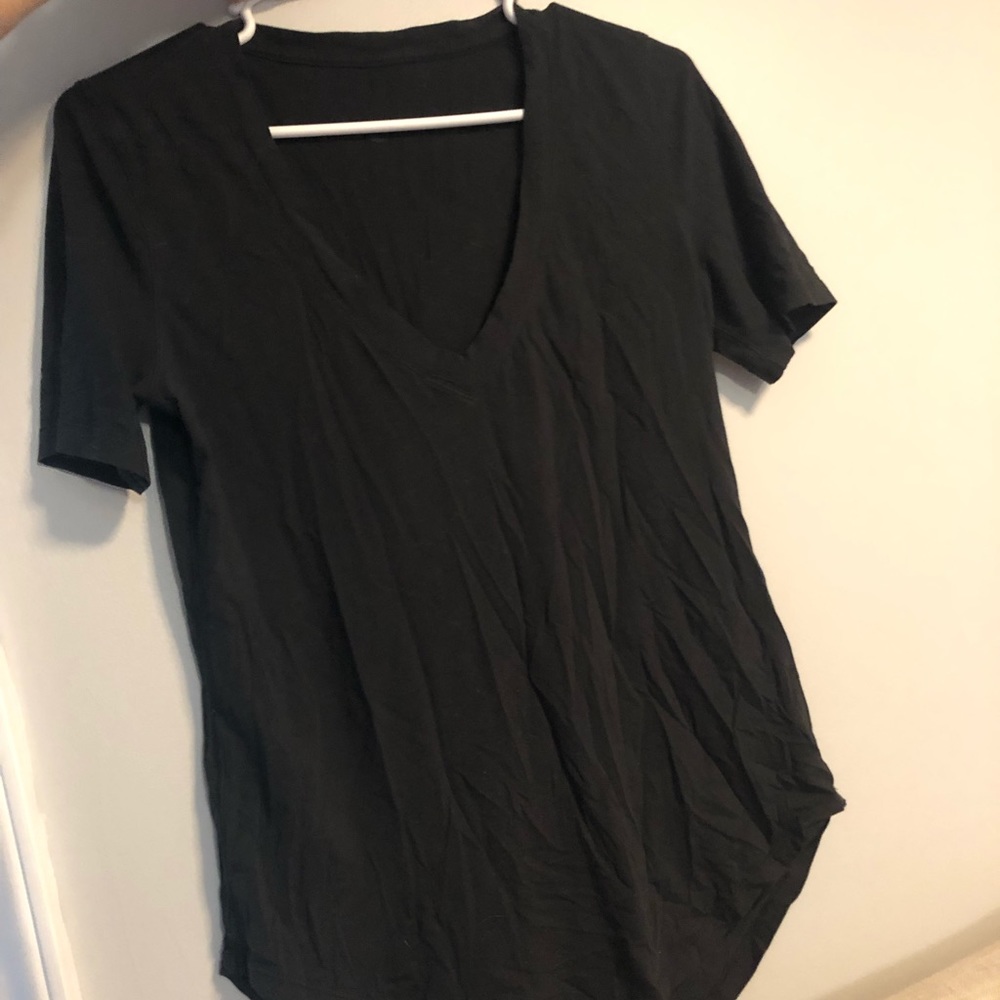 Black lululemon love tee size 4